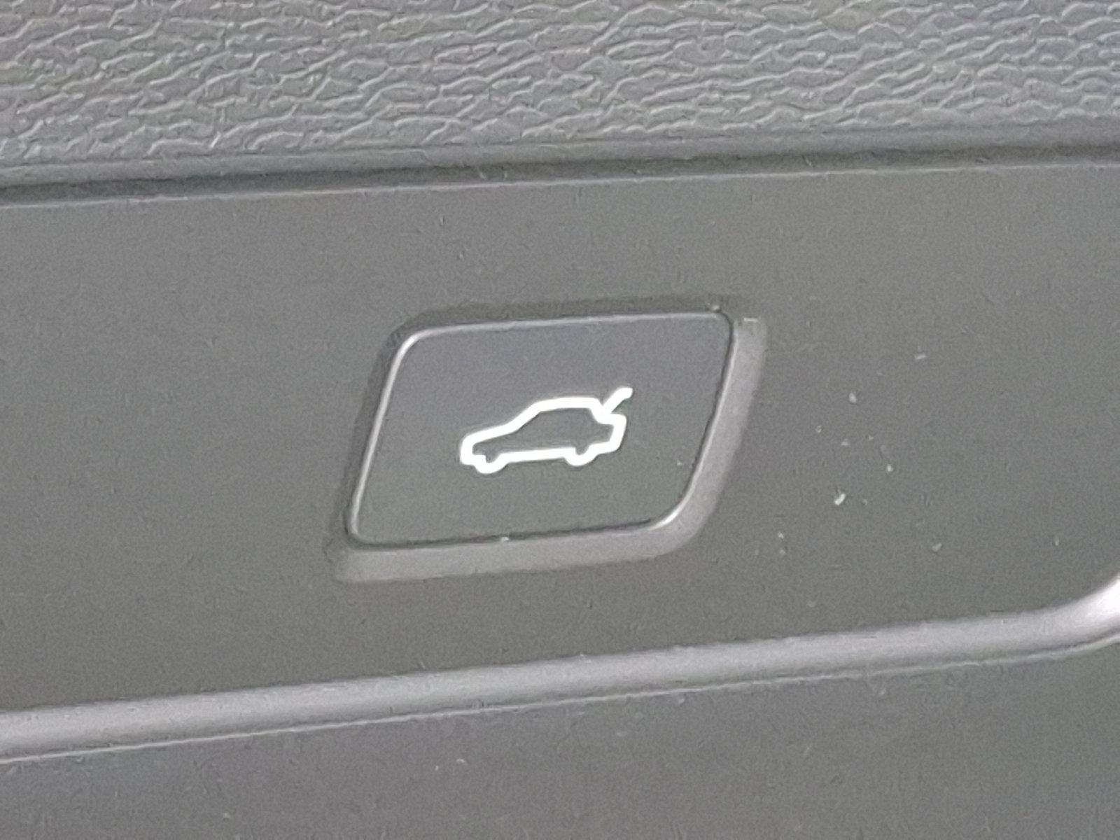 2024 Volvo XC40 Vehicle Photo in Trevose, PA 19053