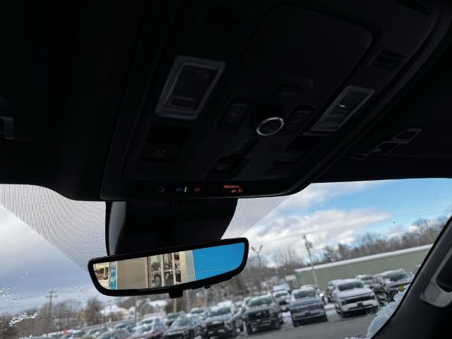 2025 Chevrolet Suburban Vehicle Photo in GARDNER, MA 01440-3110