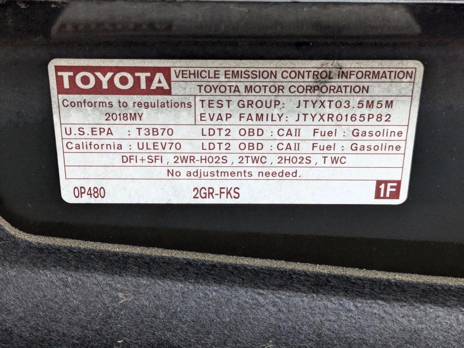 2018 Toyota Sienna Vehicle Photo in VALENCIA, CA 91355-1705