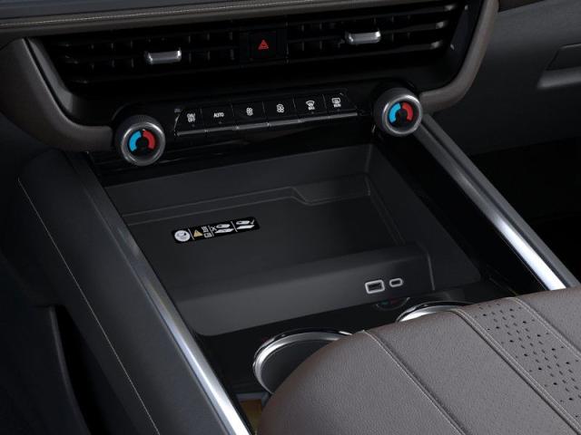 2025 Chevrolet Suburban Vehicle Photo in PAWLING, NY 12564-3219