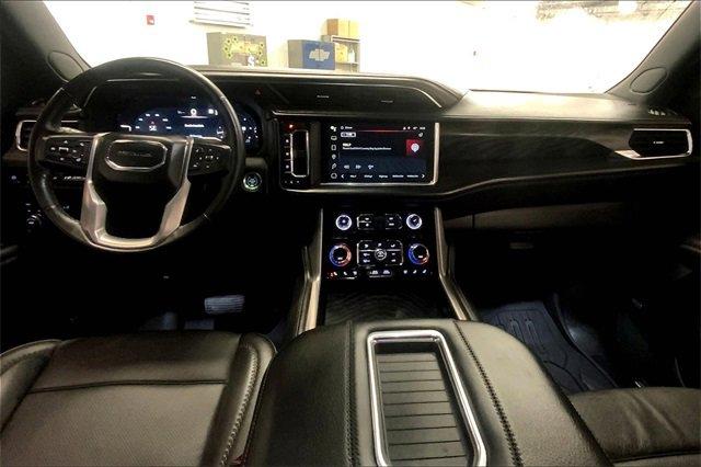 2022 GMC Yukon XL Vehicle Photo in TOPEKA, KS 66609-0000