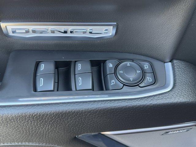 2023 GMC Sierra 1500 Vehicle Photo in LEOMINSTER, MA 01453-2952