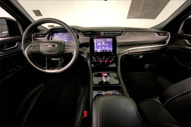 2023 Jeep Grand Cherokee L Vehicle Photo in Kansas City, MO 64114