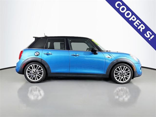 2015 MINI Cooper S Hardtop 4 Door Vehicle Photo in Puyallup, WA 98371