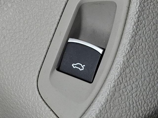 2013 Volkswagen Passat Vehicle Photo in DANBURY, CT 06810-5034