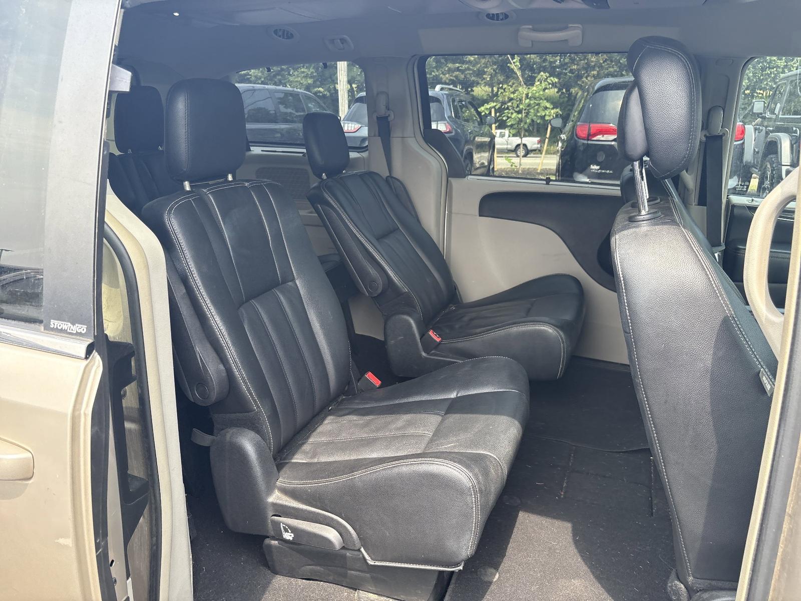 2014 Chrysler Town & Country Vehicle Photo in Mechanicsburg, PA 17050-1707
