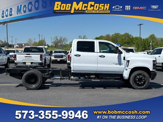 2023 Chevrolet Silverado 4500 HD Vehicle Photo in COLUMBIA, MO 65203-3903