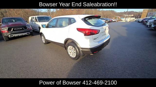 2017 Nissan Rogue Sport Vehicle Photo in Pleasant Hills, PA 15236