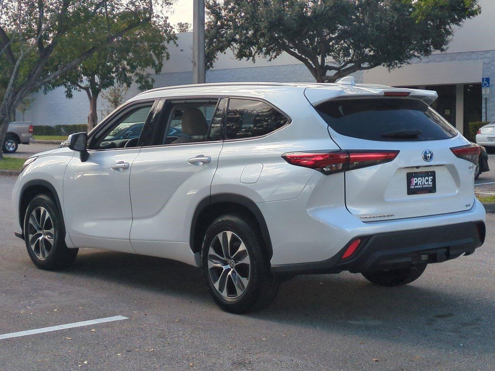 2022 Toyota Highlander Vehicle Photo in West Palm Beach, FL 33417