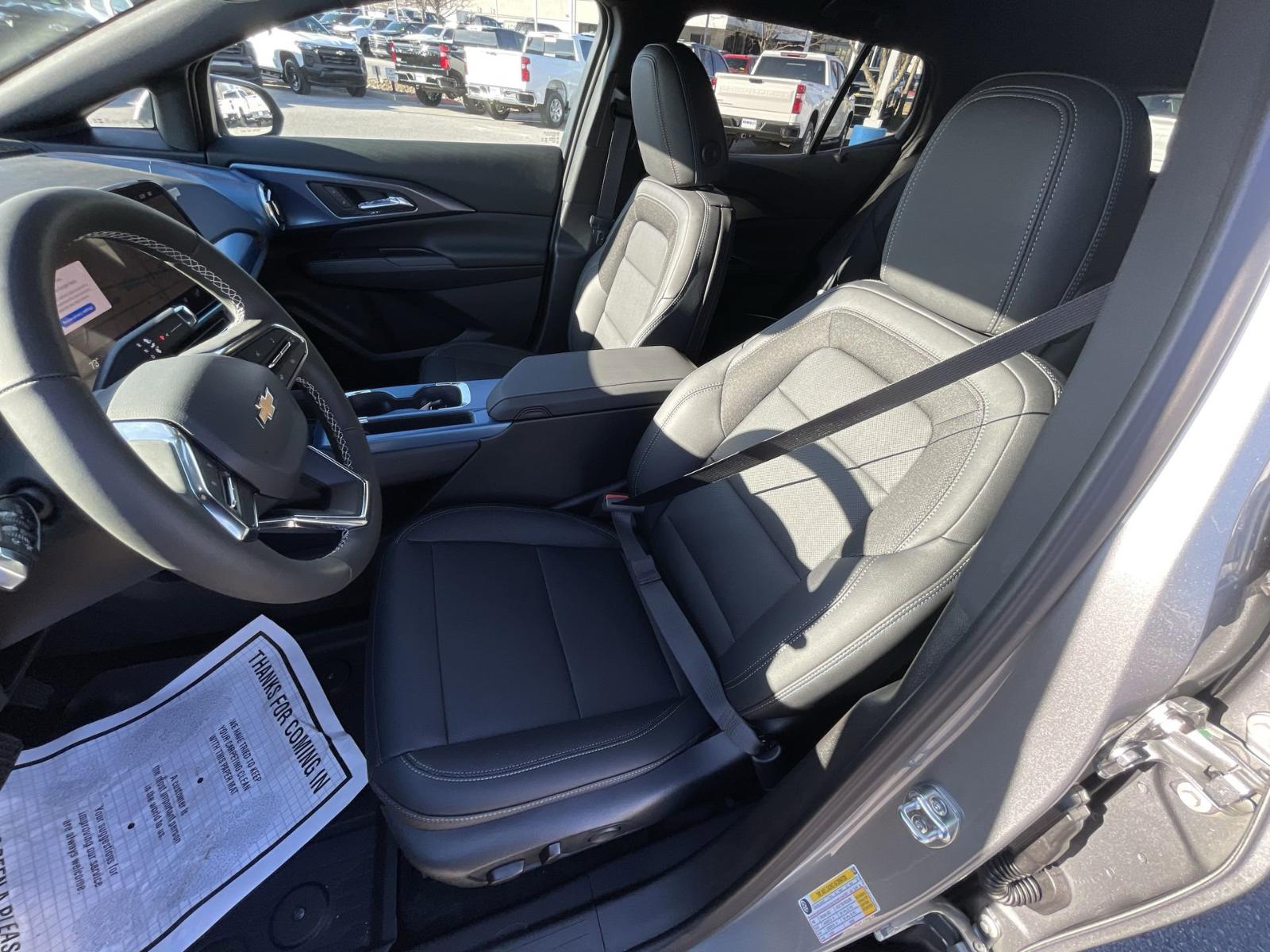 2025 Chevrolet Equinox EV Vehicle Photo in BENTONVILLE, AR 72712-4322