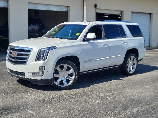 2017 Cadillac Escalade Vehicle Photo in POMPANO BEACH, FL 33064-7091