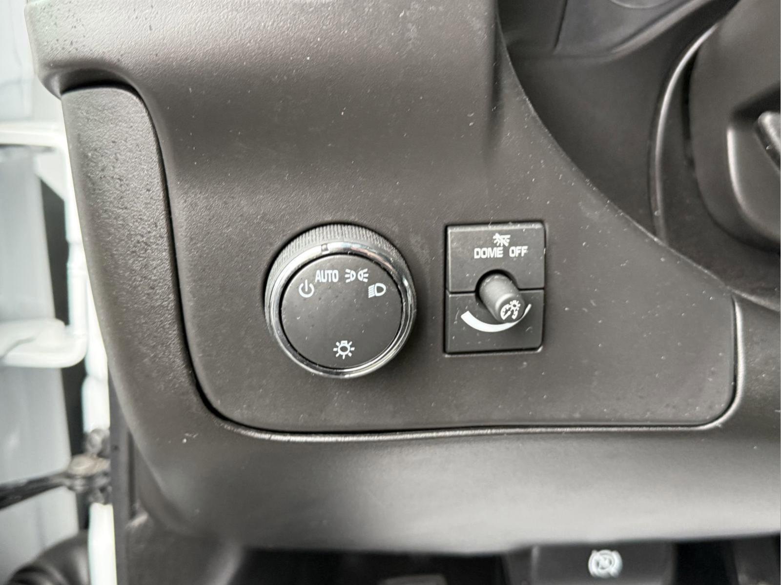 2024 Chevrolet Express Cutaway 3500 Vehicle Photo in GEORGETOWN, TX 78626-7508