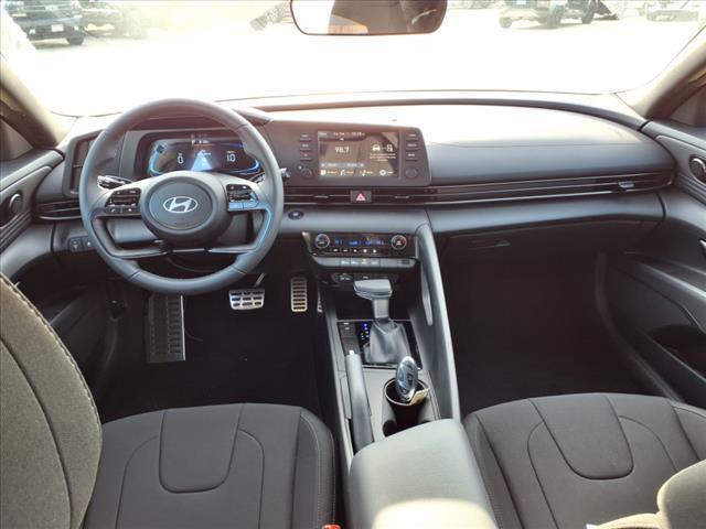 2025 Hyundai ELANTRA Vehicle Photo in Peoria, IL 61615