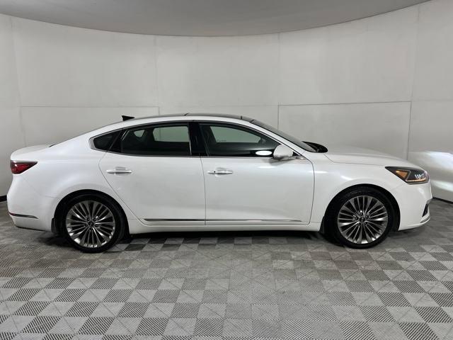 2019 Kia Cadenza Vehicle Photo in MEDINA, OH 44256-9001