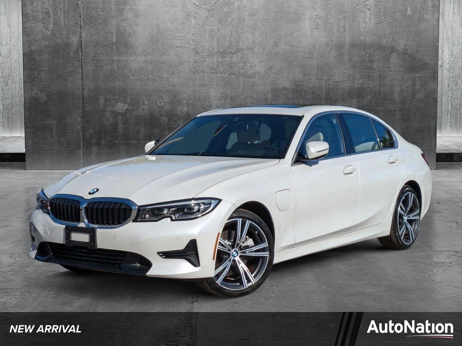 2021 BMW 330e xDrive Vehicle Photo in Tampa, FL 33614