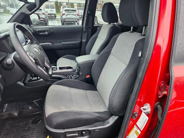 2022 Toyota Tacoma 4WD Vehicle Photo in GREEN BAY, WI 54304-5303