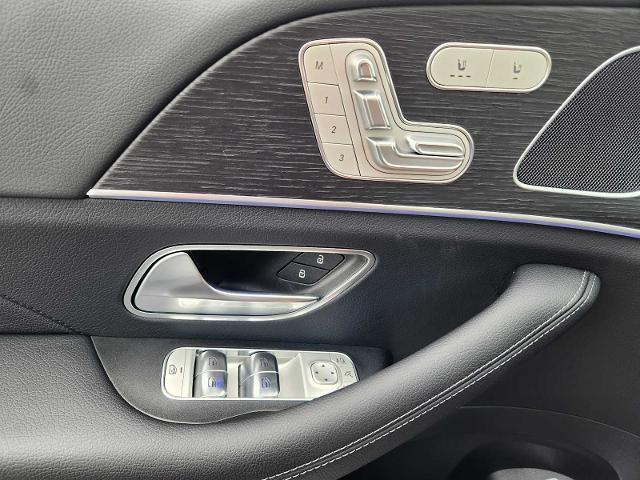2025 Mercedes-Benz GLE Vehicle Photo in HOUSTON, TX 77079