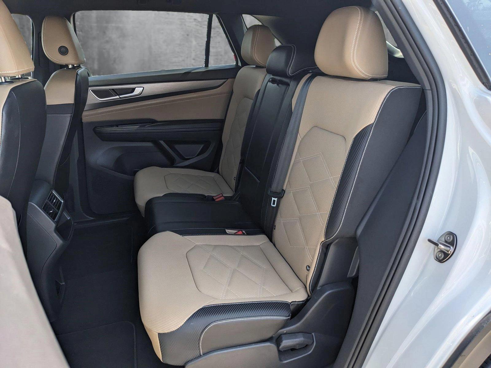 2024 Volkswagen Atlas Cross Sport Vehicle Photo in HOUSTON, TX 77034-5009