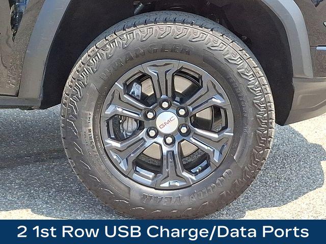 2024 GMC Canyon Vehicle Photo in DANBURY, CT 06810-5034