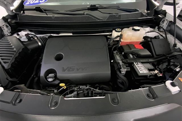 2023 Chevrolet Traverse Vehicle Photo in Lees Summit, MO 64086