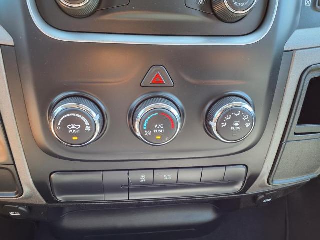 2021 Ram 1500 Classic Vehicle Photo in EMPORIA, VA 23847-1235