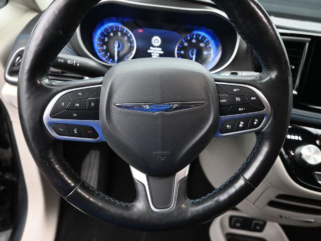 2021 Chrysler Pacifica Vehicle Photo in Cedar Rapids, IA 52402