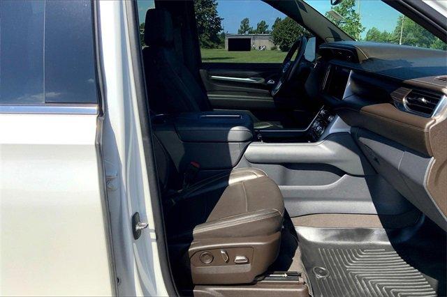 2022 GMC Yukon XL Vehicle Photo in TOPEKA, KS 66609-0000