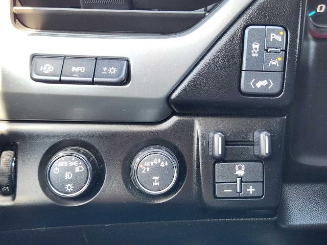 2018 Chevrolet Suburban Vehicle Photo in DENTON, TX 76210-9321