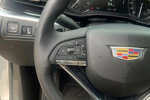 2025 Cadillac XT6 Vehicle Photo in KANSAS CITY, MO 64114-4545