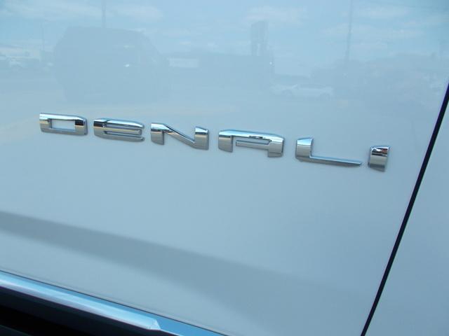 2024 GMC Yukon XL Vehicle Photo in LOWELL, MA 01852-4336