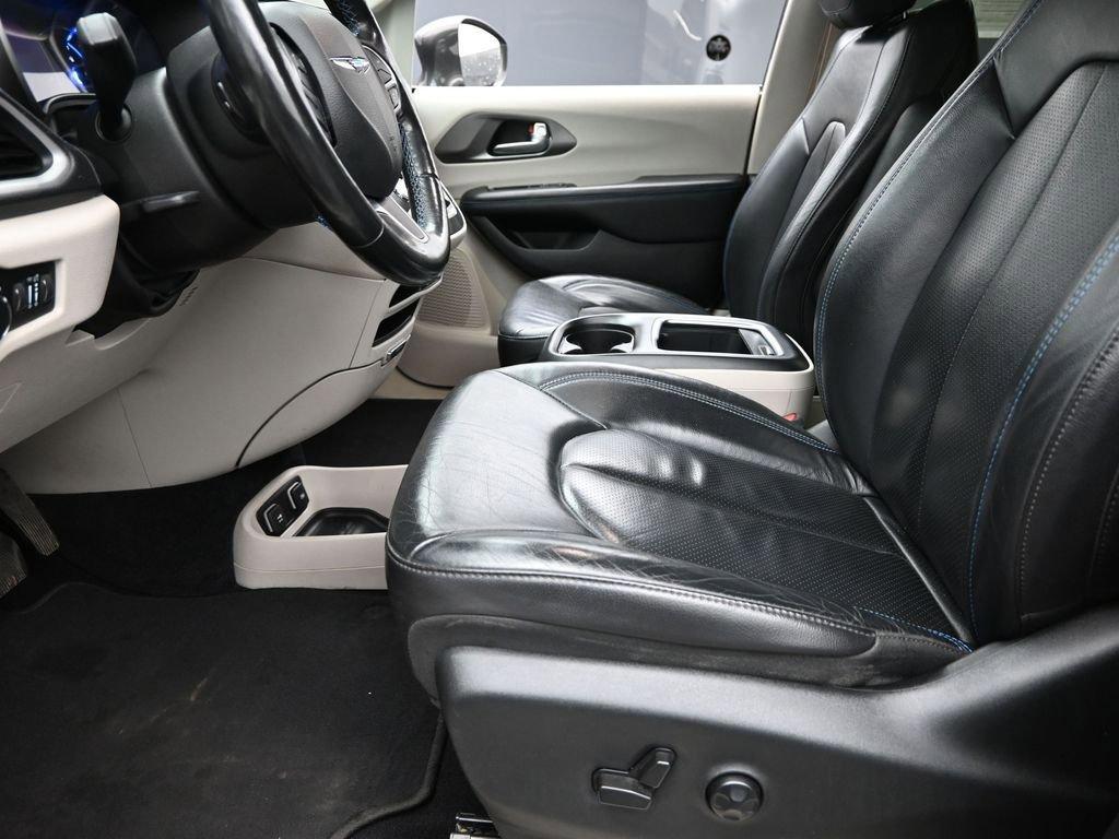 2021 Chrysler Pacifica Vehicle Photo in Marion, IA 52302