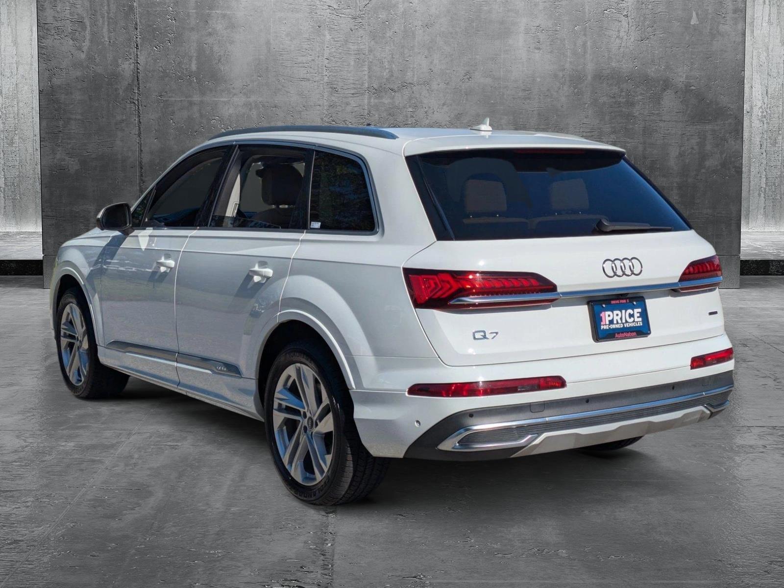 2021 Audi Q7 Vehicle Photo in Sarasota, FL 34231