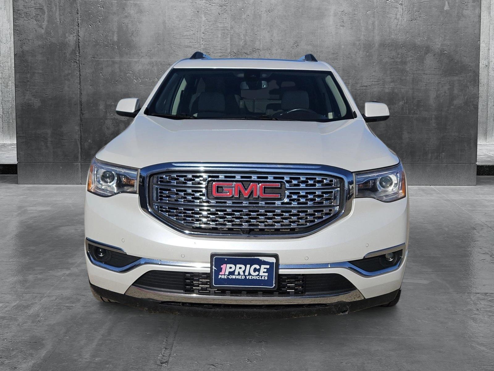 2017 GMC Acadia Vehicle Photo in NORTH RICHLAND HILLS, TX 76180-7199