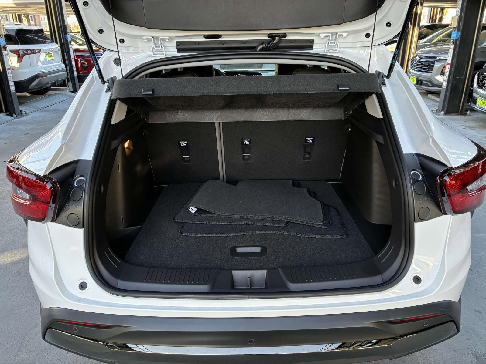 2025 Chevrolet Trax Vehicle Photo in LOS ANGELES, CA 90007-3794