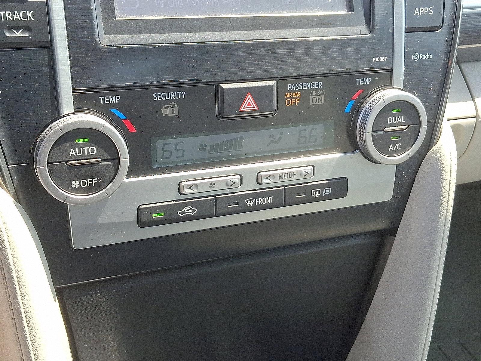 2013 Toyota Camry Hybrid Vehicle Photo in Trevose, PA 19053