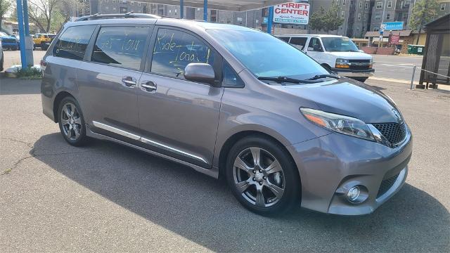 2017 Toyota Sienna Vehicle Photo in FLAGSTAFF, AZ 86001-6214