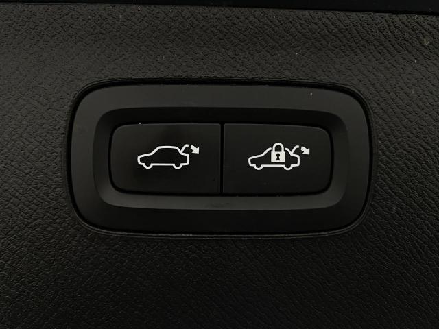 2022 Volvo XC90 Vehicle Photo in Appleton, WI 54913