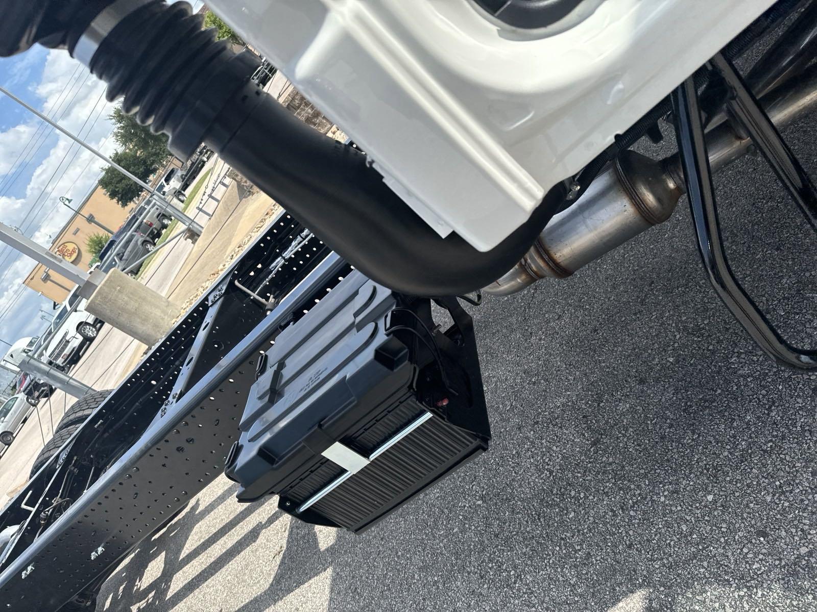 2025 Chevrolet Low Cab Forward 4500 Vehicle Photo in GEORGETOWN, TX 78626-7508