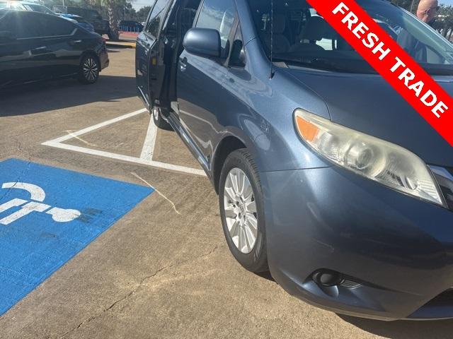 2014 Toyota SIENNA Vehicle Photo in SUGAR LAND, TX 77478-0000