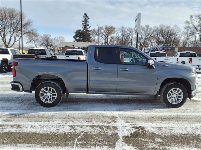 Used 2021 Chevrolet Silverado 1500 LT with VIN 1GCRYDED9MZ182530 for sale in Litchfield, Minnesota