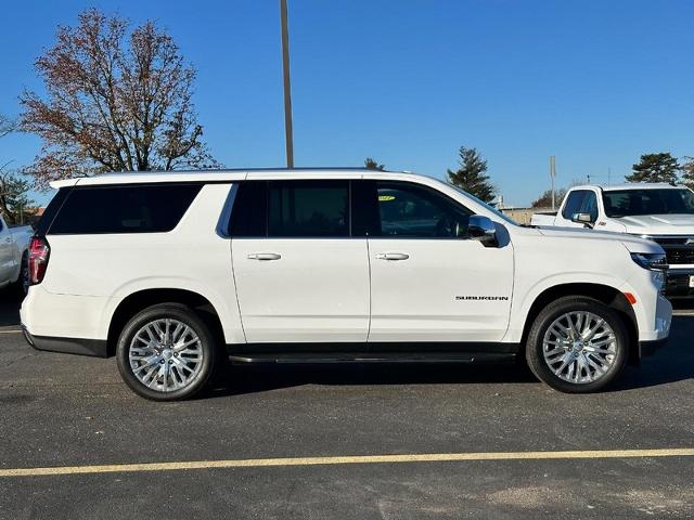 2024 Chevrolet Suburban Vehicle Photo in COLUMBIA, MO 65203-3903