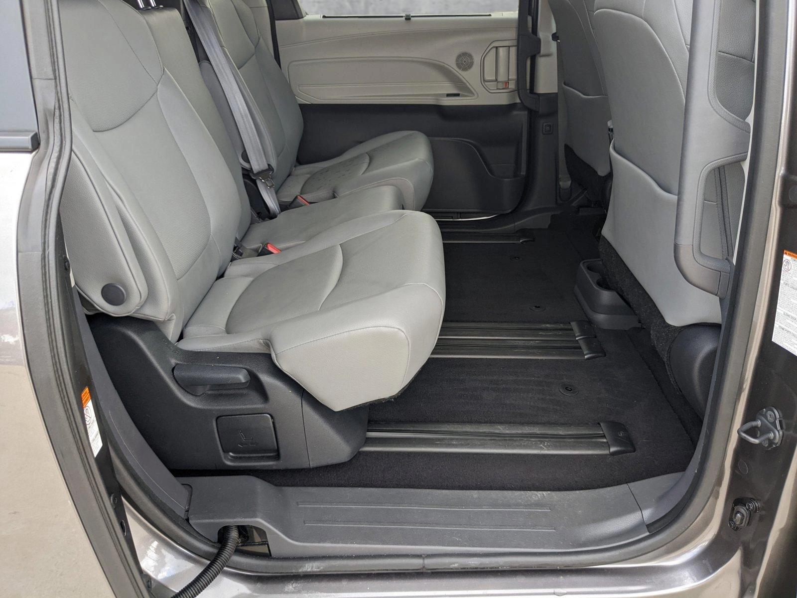 2023 Toyota Sienna Vehicle Photo in Davie, FL 33331