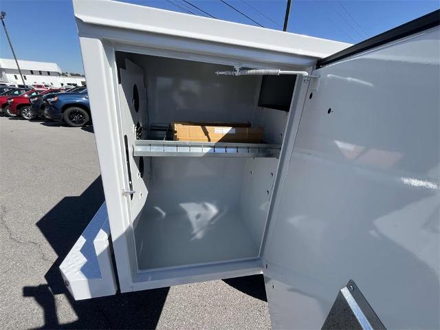 2024 Chevrolet Silverado 3500 HD Chassis Cab Vehicle Photo in ALCOA, TN 37701-3235