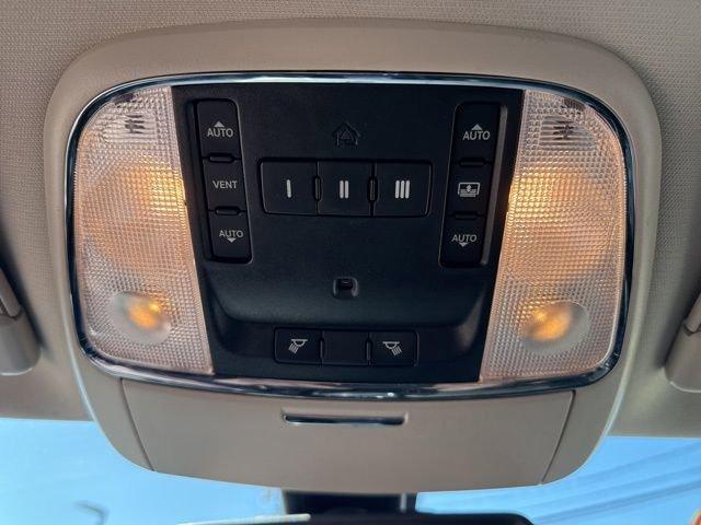 2016 Chrysler 300 Vehicle Photo in MEDINA, OH 44256-9631