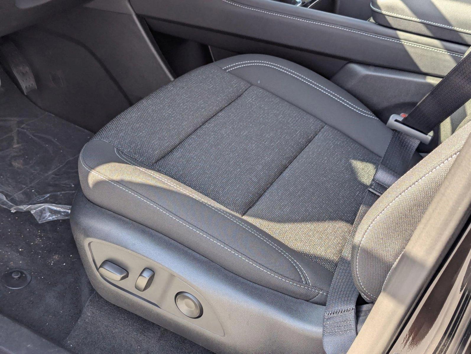 2025 Chevrolet Traverse Vehicle Photo in PEMBROKE PINES, FL 33024-6534