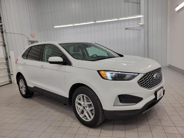 2024 Ford Edge Vehicle Photo in APPLETON, WI 54914-8833