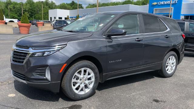 2023 Chevrolet Equinox Vehicle Photo in MOON TOWNSHIP, PA 15108-2571