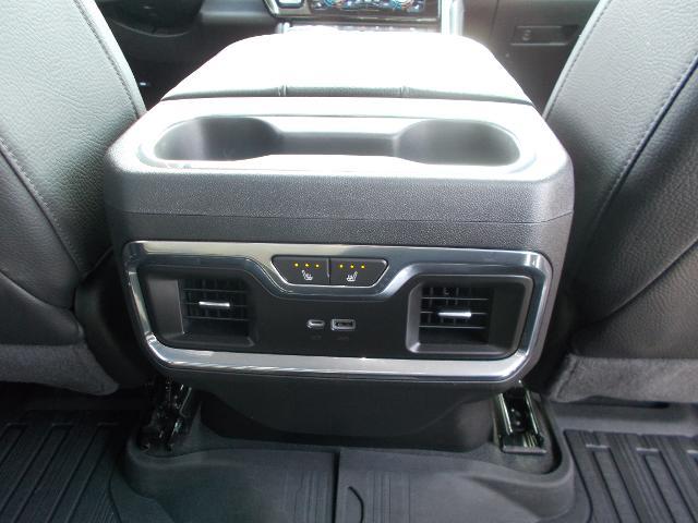 2023 GMC Sierra 1500 Vehicle Photo in LOWELL, MA 01852-4336