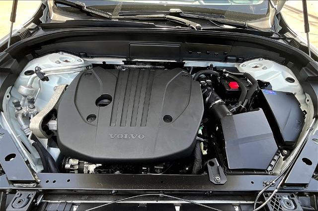 2022 Volvo XC60 Vehicle Photo in Houston, TX 77007