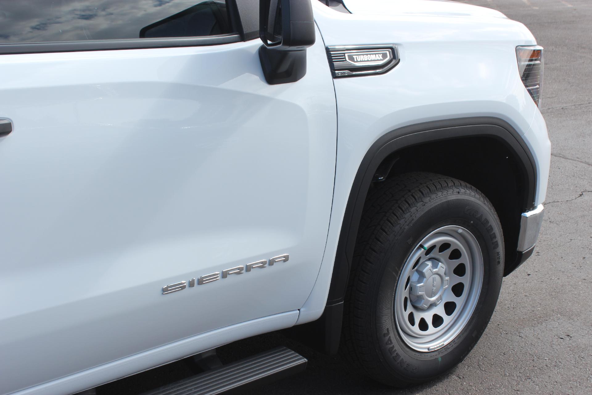 2025 GMC Sierra 1500 Vehicle Photo in AURORA, CO 80012-4011